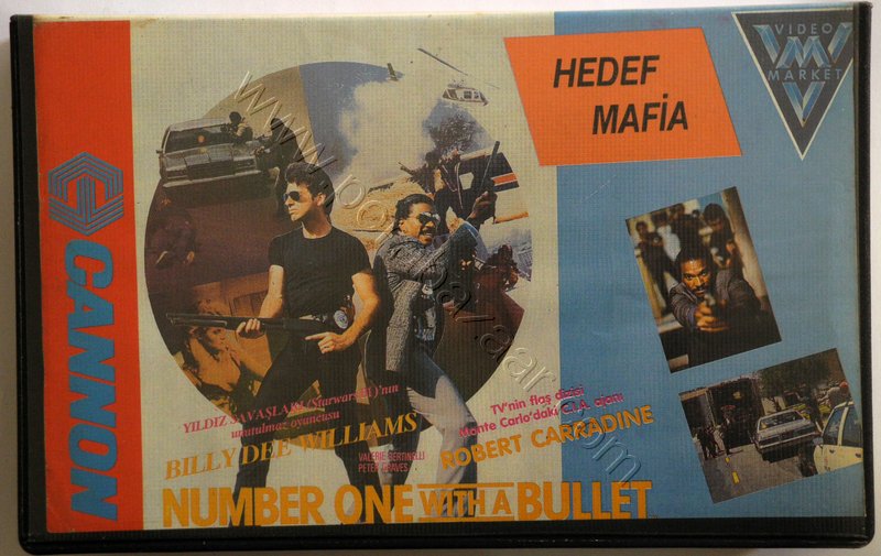 Hedef Mafia, Billy Dee Williams - Robert Carradine